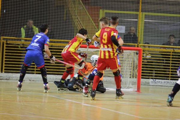 La rete di Giulio Cocco, che batte Oviedo firmando il 5-3 (Mirabile)
