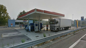 distributore Esso tangenziale Lodi