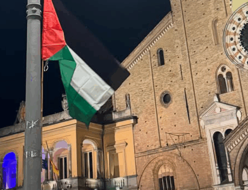 Pro Pal. Bambini a cortei, bufera a Lodi: «Atto irresponsabile, scatta la segnalazione al Ministero»