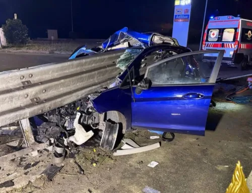 Schianto sulla 235, auto infilzata dal guardrail: ferito un 27enne